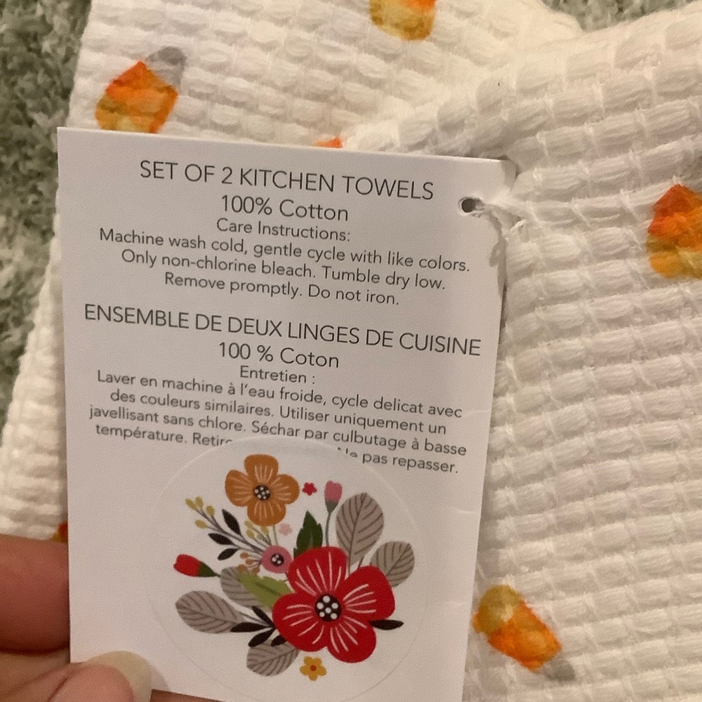 Kitchen Aid Candy Corn Designer Kitchen Towels Set of 2, NWT Cotton 16x28” - Picture 4 of 12